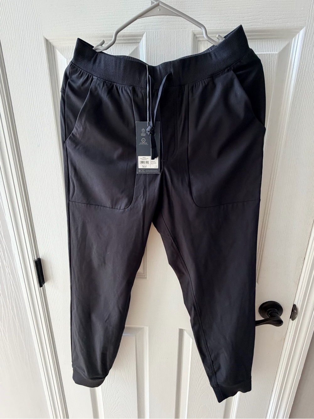 NWT - Men's Black VRST Limitless slim Joggers size small